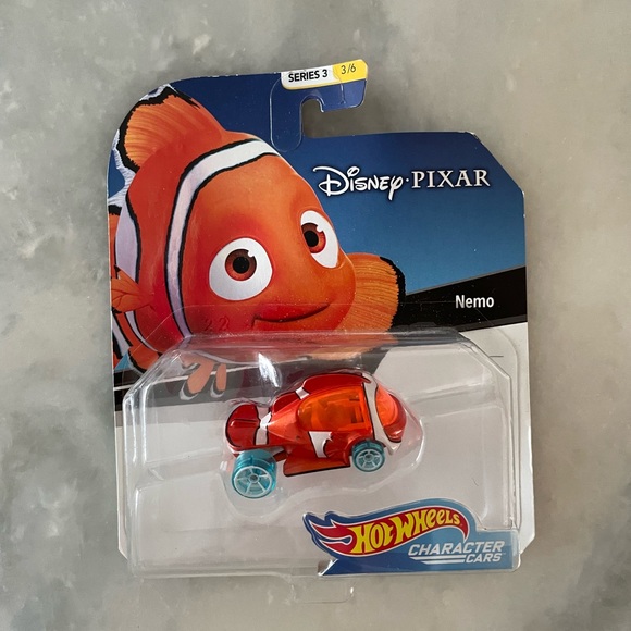 Hot Wheels Disney Character Finding Nemo Car Series 3 - Picture 1 of 4